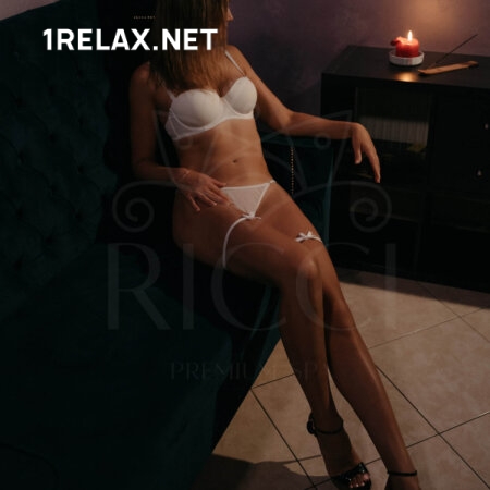 Девушка массажистка Варвара, салон Риччи фото №2 Девушка массажистка Варвара, салон Риччи фото №2