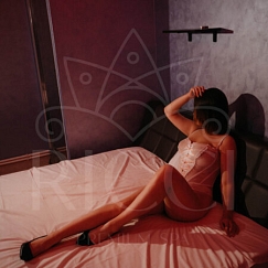 Девушка массажистка Дана, салон Риччи Девушка массажистка Дана, салон Риччи