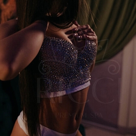 Девушка массажистка Диана, салон Риччи Девушка массажистка Диана, салон Риччи