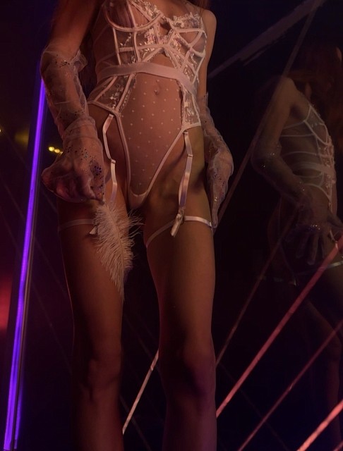 Девушка массажистка Лена, салон Студия 21